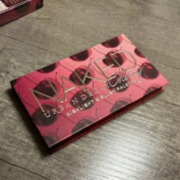Urban Decay NAKED CHERRY Golden Light Highlighter Tan Blush Palette - Picture 1 of 4